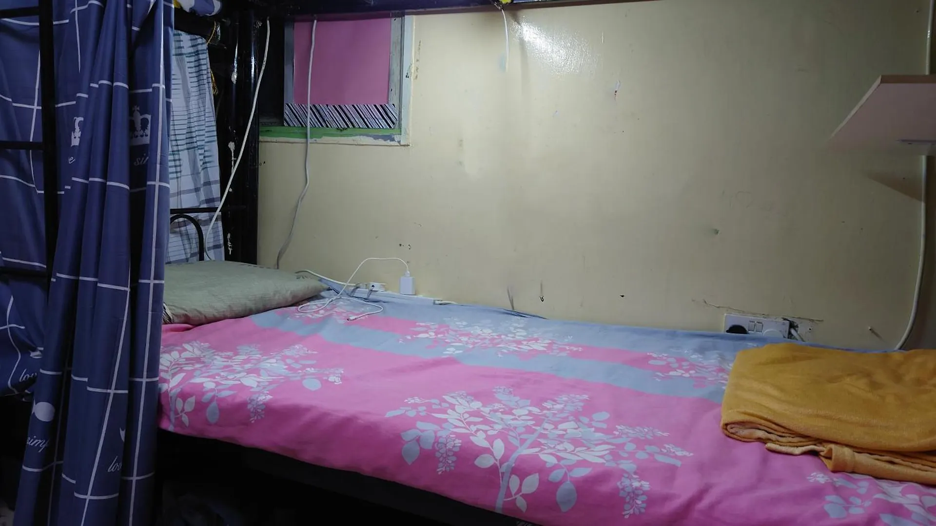 White Moon Men'S Hostel Dubai